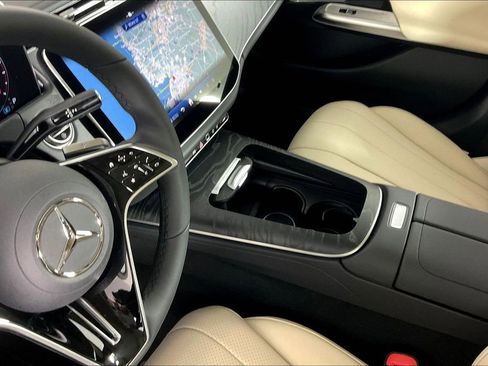 New 2026 Mercedes-Benz E 350 4MATIC Sedan image 8