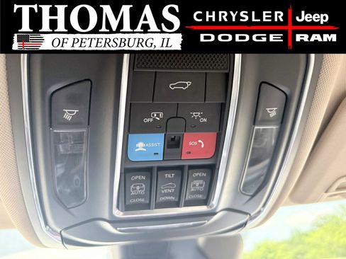 Used 2022 Jeep Grand Cherokee L Limited AWD/4WD image 26