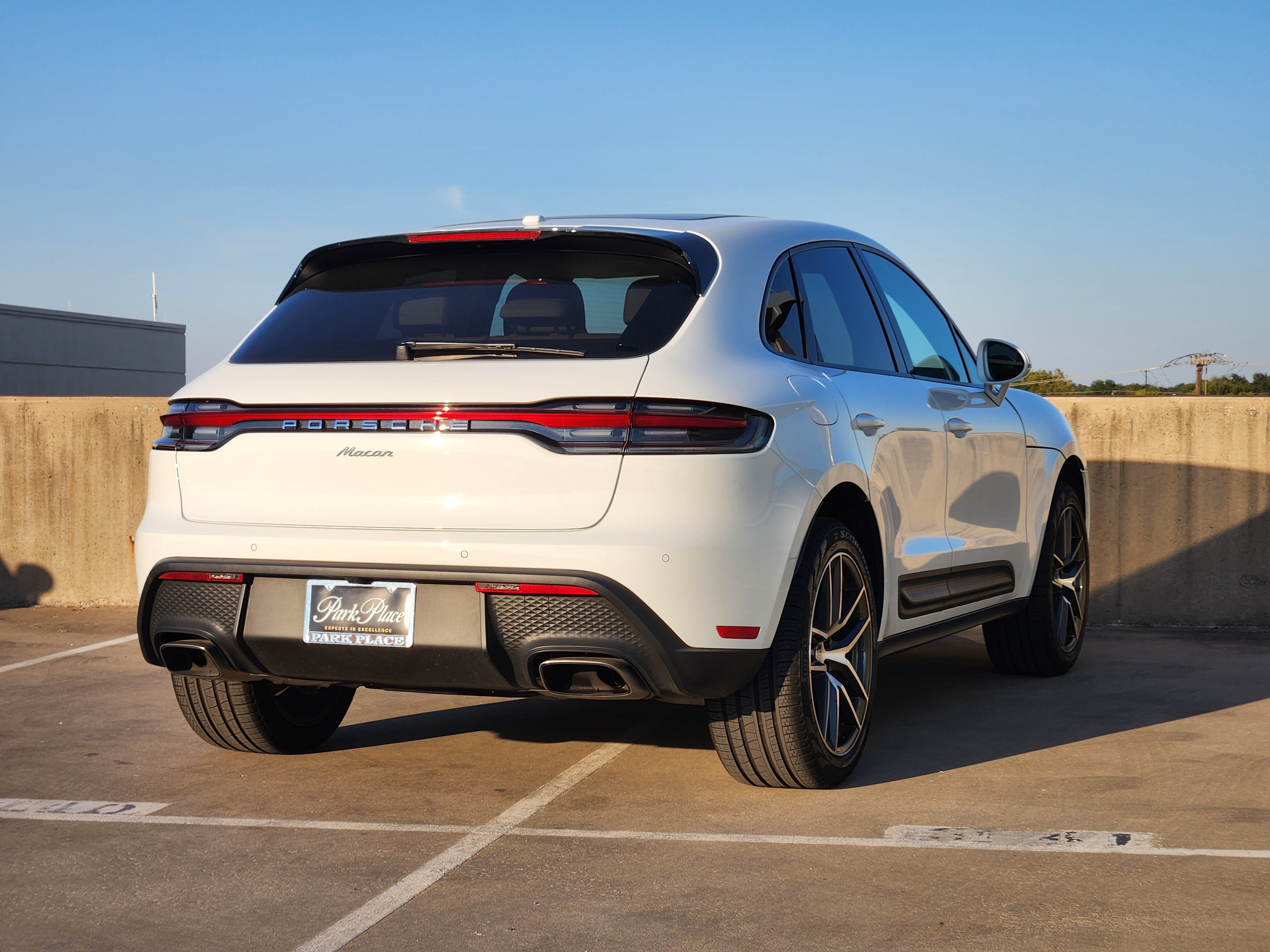 Certified 2026 Porsche Macan AWD/4WD image 8