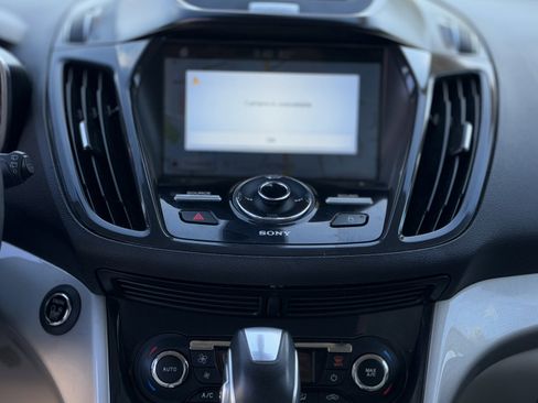 Used 2016 Ford C-MAX Energi SEL w/ Equipment Group 302A FWD image 29