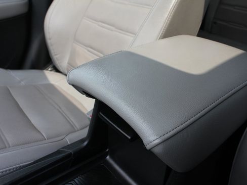 Used 2018 Honda CR-V Touring image 23