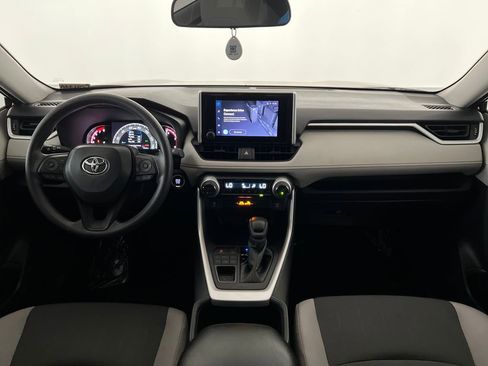Used 2025 Toyota RAV4 XLE AWD/4WD image 14