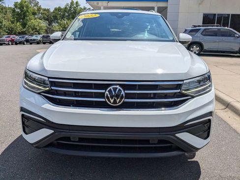 Used 2022 Volkswagen Tiguan SE AWD/4WD image 3