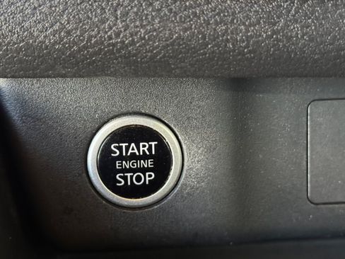Used 2023 Nissan Rogue SV AWD/4WD image 19