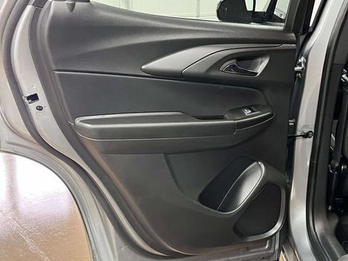 Used 2025 Chevrolet TrailBlazer LT FWD image 19