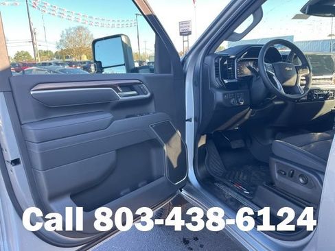 Used 2026 Chevrolet Silverado 2500 LT w/ All Star Edition AWD/4WD image 4