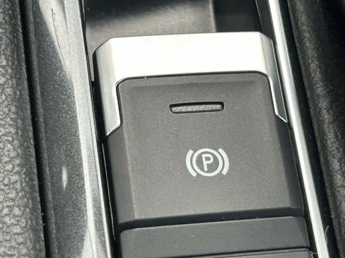 Used 2023 Volkswagen Tiguan S image 49