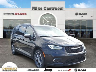 New 2026 Chrysler Pacifica Pinnacle