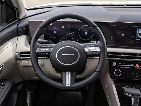 New 2026 Hyundai Tucson SEL FWD image 18