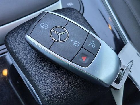 Certified 2021 Mercedes-Benz GLB 250 image 34