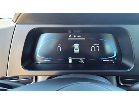 Certified 2025 Hyundai Elantra Sport FWD image 19