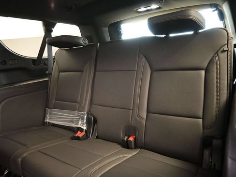 New 2026 Chevrolet Suburban High Country AWD/4WD image 17