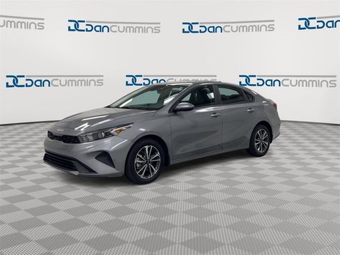 Used 2024 Kia Forte LXS w/ LXS Technology Package image 4