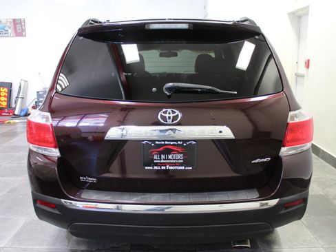Used 2011 Toyota Highlander SE w/ Convenience Pkg AWD/4WD image 5