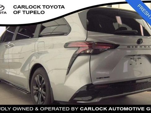 Used 2025 Toyota Sienna XSE w/ XSE Premium Package image 5