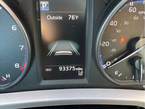 Used 2018 Toyota RAV4 LE w/ All Weather Liner Package AWD/4WD image 22