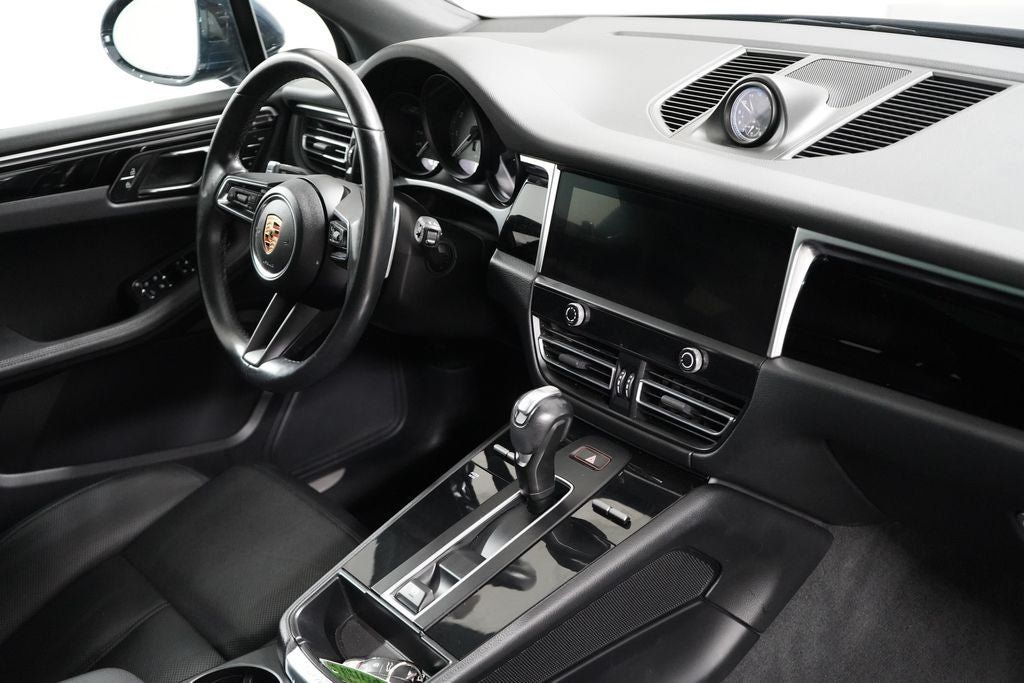Used 2023 Porsche Macan S AWD/4WD image 32
