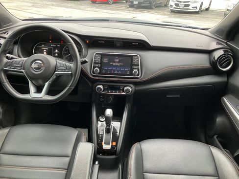 Used 2020 Nissan Kicks SR w/ SR Premium Package FWD image 17