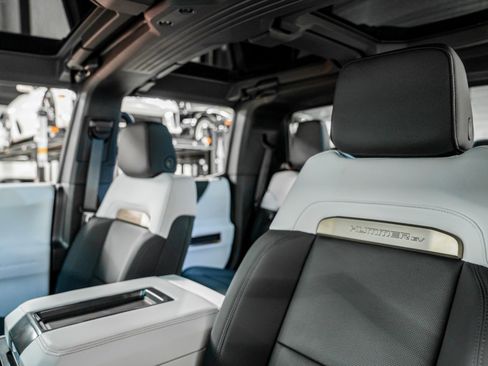 Used 2024 GMC Hummer EV 3X w/ Extreme Off-Road Package image 17