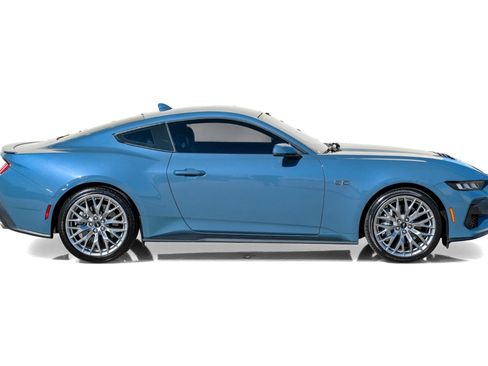 Used 2024 Ford Mustang GT Premium image 6