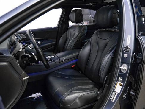 Used 2017 Mercedes-Benz S 550 Sedan image 24