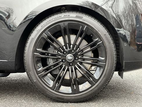 Used 2025 Land Rover Range Rover Autobiography image 10