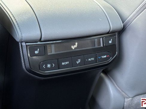 Used 2022 Toyota Highlander Platinum image 15
