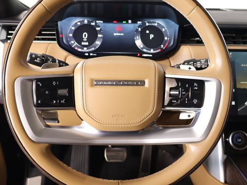 Used 2023 Land Rover Range Rover SE AWD/4WD image 3