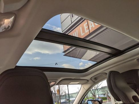 Certified 2025 Volvo S60 B5 Core AWD/4WD image 14