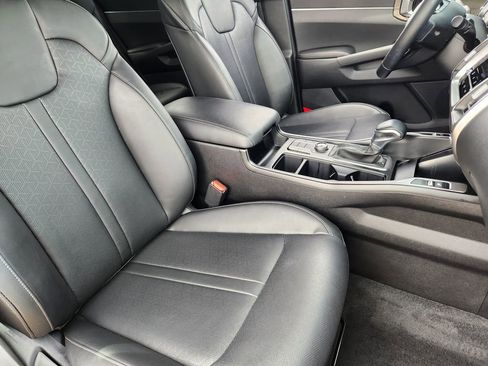 Certified 2022 Kia Sorento S w/ Panoramic Sunroof Package AWD/4WD image 15