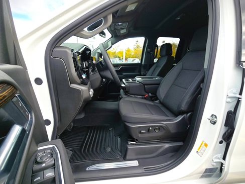 New 2026 GMC Sierra 1500 Elevation image 10