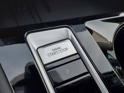 New 2026 Volkswagen Atlas SE FWD image 36