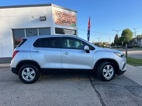 Used 2020 Chevrolet Trax LS w/ Tint and Cruise Package FWD image 3