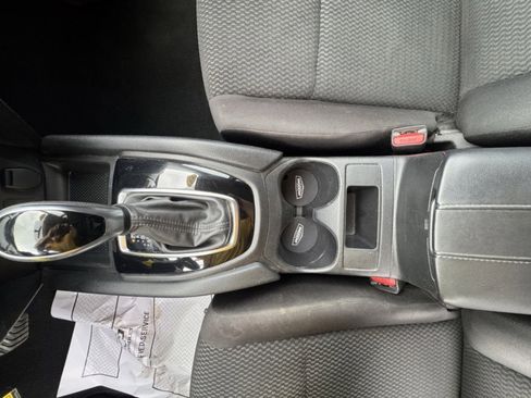 Used 2019 Nissan Rogue Sport S image 21