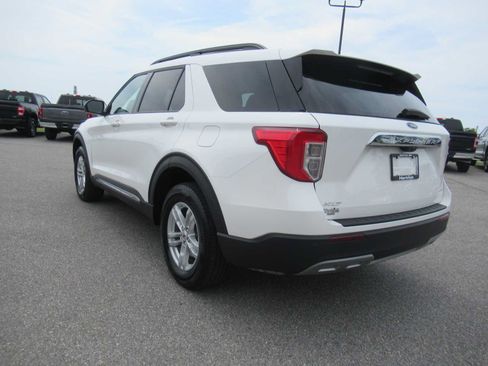 Used 2024 Ford Explorer XLT w/ Equipment Group 202A AWD/4WD image 7