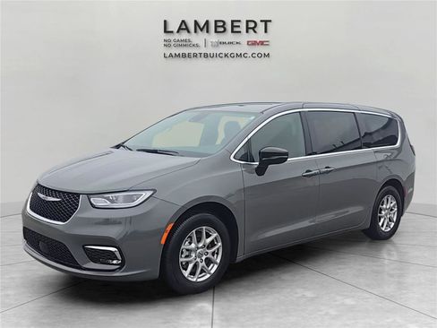 Used 2025 Chrysler Pacifica Select FWD image 1