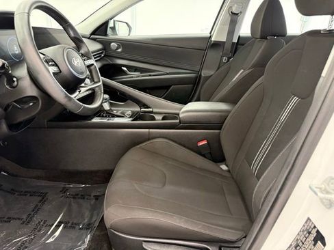 Used 2025 Hyundai Elantra SEL FWD image 11