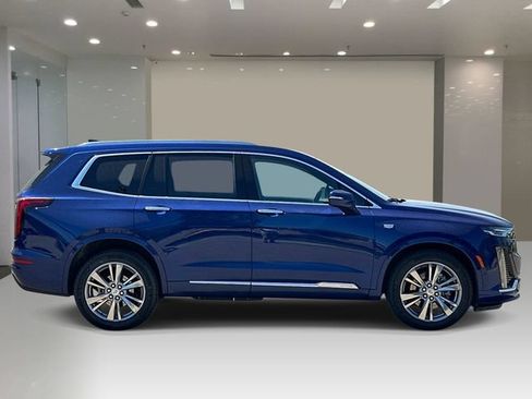 Certified 2023 Cadillac XT6 Premium Luxury w/ Technology Package AWD/4WD image 5