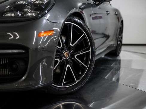 Certified 2023 Porsche Panamera Platinum Edition image 12