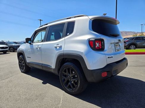 Used 2017 Jeep Renegade Altitude AWD/4WD image 4