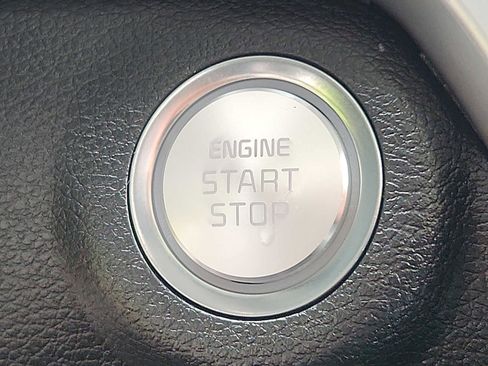 Used 2025 Kia Telluride S AWD/4WD image 23