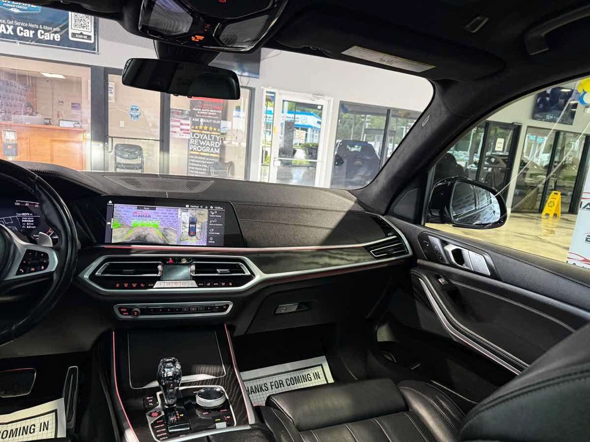 Used 2022 BMW X7 xDrive40i w/ M Sport Package AWD/4WD image 24