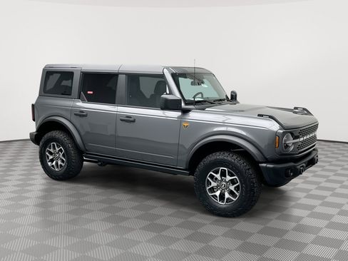 Used 2025 Ford Bronco Badlands AWD/4WD image 1
