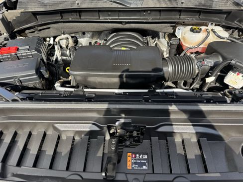 Used 2025 GMC Sierra 1500 AT4 w/ Technology Package AWD/4WD image 28