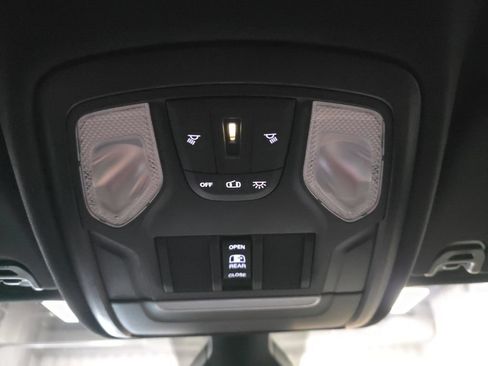 Used 2020 RAM 1500 Big Horn AWD/4WD image 22