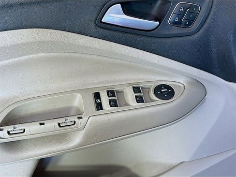 Used 2015 Ford Escape Titanium image 18