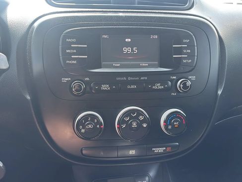 Used 2016 Kia Soul + FWD image 24