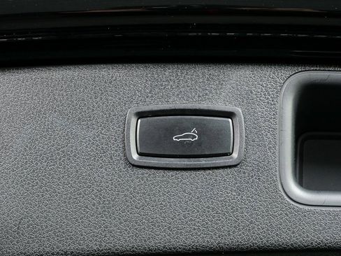 Used 2017 Porsche Macan image 31