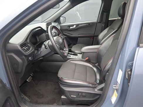 Used 2024 Ford Escape ST-Line image 17