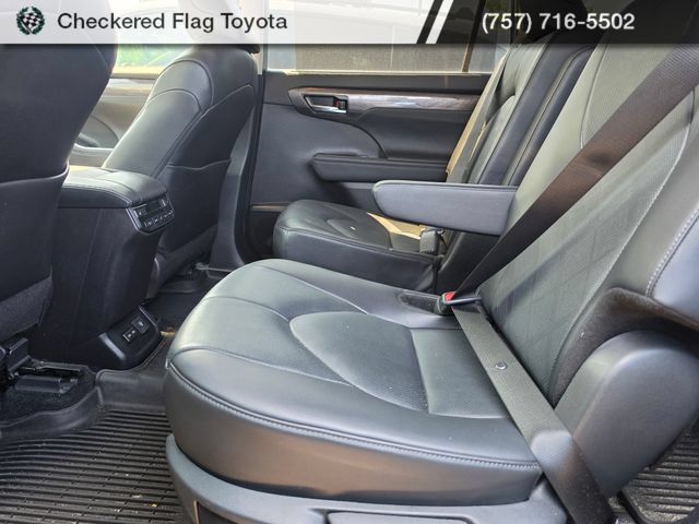 Used 2024 Toyota Highlander Platinum AWD/4WD image 20
